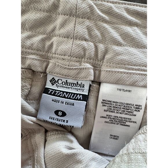 Columbia Women’s Titanium Shorts Beige Size 16.5 Waist × 15″ Length | Excellent - Picture 4 of 5